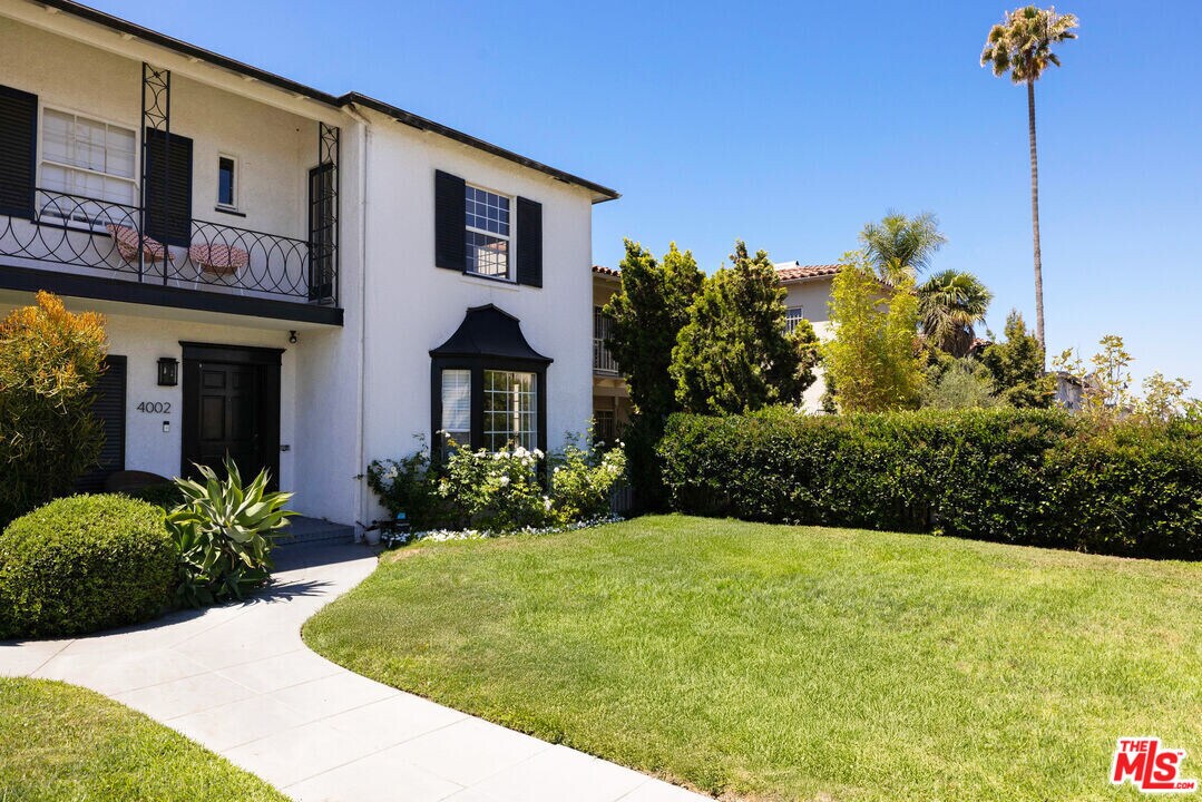 4002 W Adams Blvd in Los Angeles, CA - Building Photo