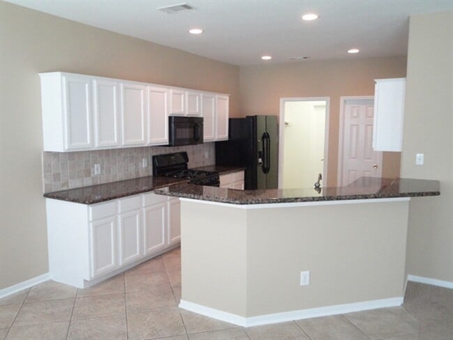 2306 Hollyfield Ln