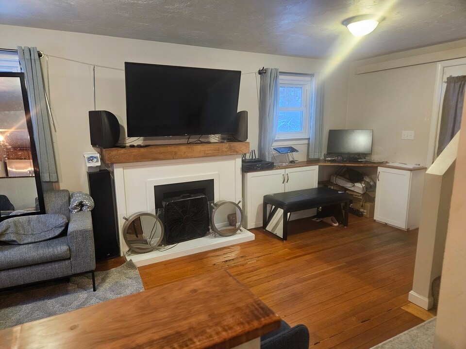 289 Elmwood St, Unit 2 in North Attleboro, MA - Building Photo