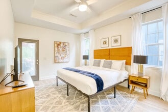 1517 NW Bell Royal Ct in Bentonville, AR - Foto de edificio - Building Photo