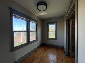 1200 S Dakota Ave in Sioux Falls, SD - Building Photo - Building Photo
