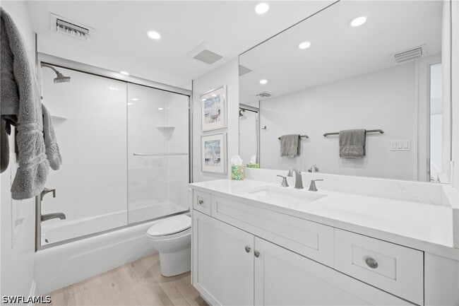 3443 Gulf Shore Blvd N