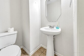 6430 Wilshire Fern in Houston, TX - Building Photo - Building Photo