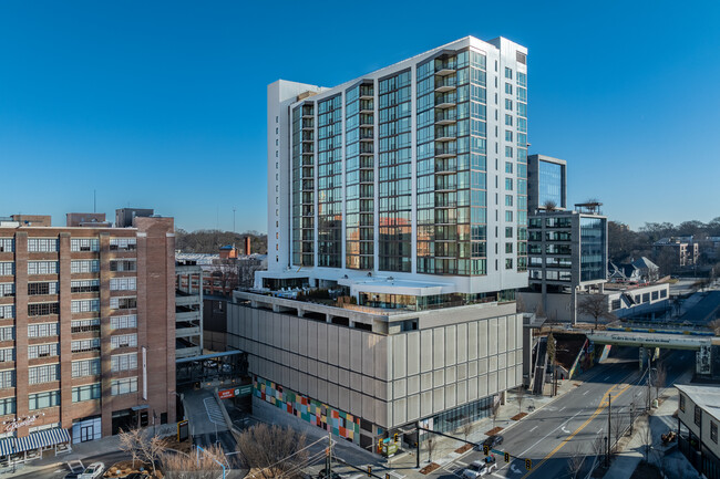 Signal House in Atlanta, GA - Foto de edificio - Building Photo