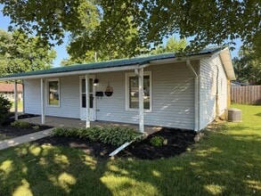100 Valley View Dr in Johnstown, OH - Building Photo - Building Photo