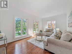 8 Tivoli Ave in Richmond Hill, ON - Building Photo - Building Photo