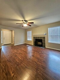 107 Orange Tree Ln in Georgetown, TX - Foto de edificio - Building Photo