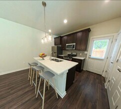 810 S Walters St in San Antonio, TX - Building Photo - Building Photo