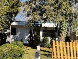 226 Substation St in Hendersonville, NC - Building Photo