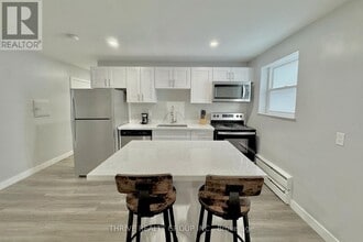 57 Oliver St in London, ON - Building Photo - Building Photo