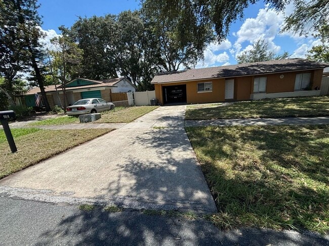property at 914 Osceola Trail