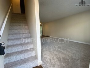 1601 N Laventure Rd in Mount Vernon, WA - Foto de edificio - Interior Photo
