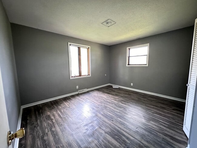 821 Glendale Rd in Murray, KY - Foto de edificio - Building Photo