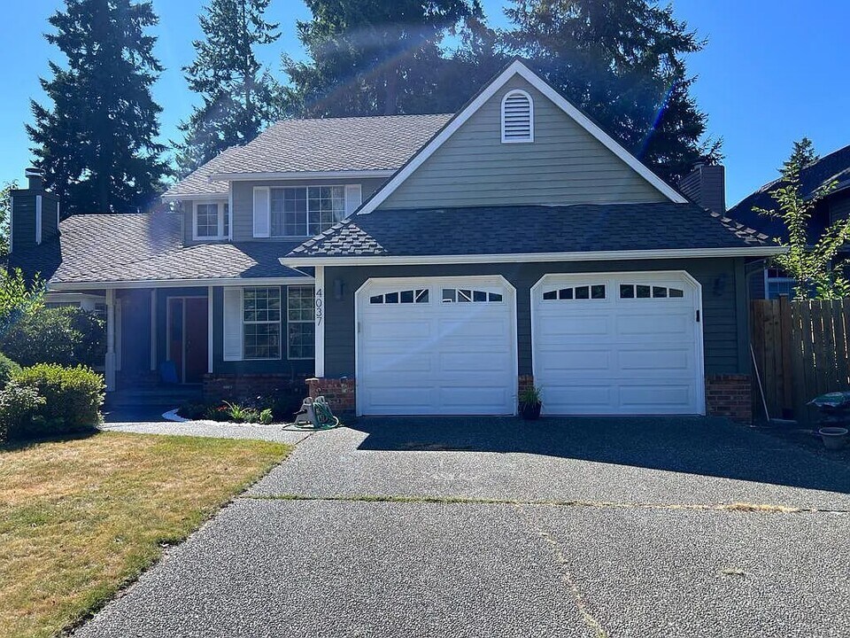 4037 240th Pl SE in Issaquah, WA - Building Photo