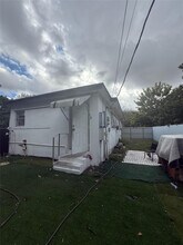 6315 SW 32nd St in Miramar, FL - Building Photo - Building Photo