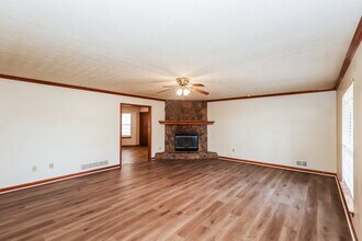 105 Bennington Dr in Stockbridge, GA - Building Photo - Building Photo