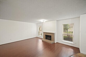 1830 S Gessner Rd in Houston, TX - Building Photo - Building Photo