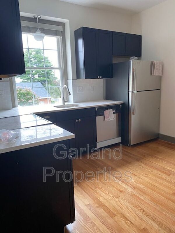 property at 821 Salem Ave SW