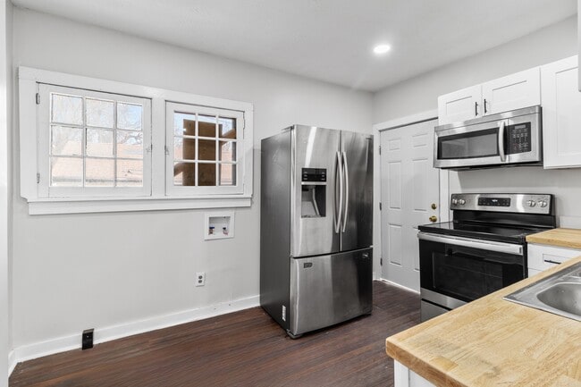 3312 E 9th St, Unit 3312 in Indianapolis, IN - Building Photo - Building Photo