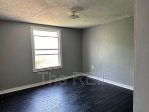 109 W Maple St in Lansing, MI - Building Photo - Building Photo