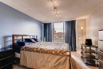 4800 Hale Pkwy in Denver, CO - Building Photo - Building Photo