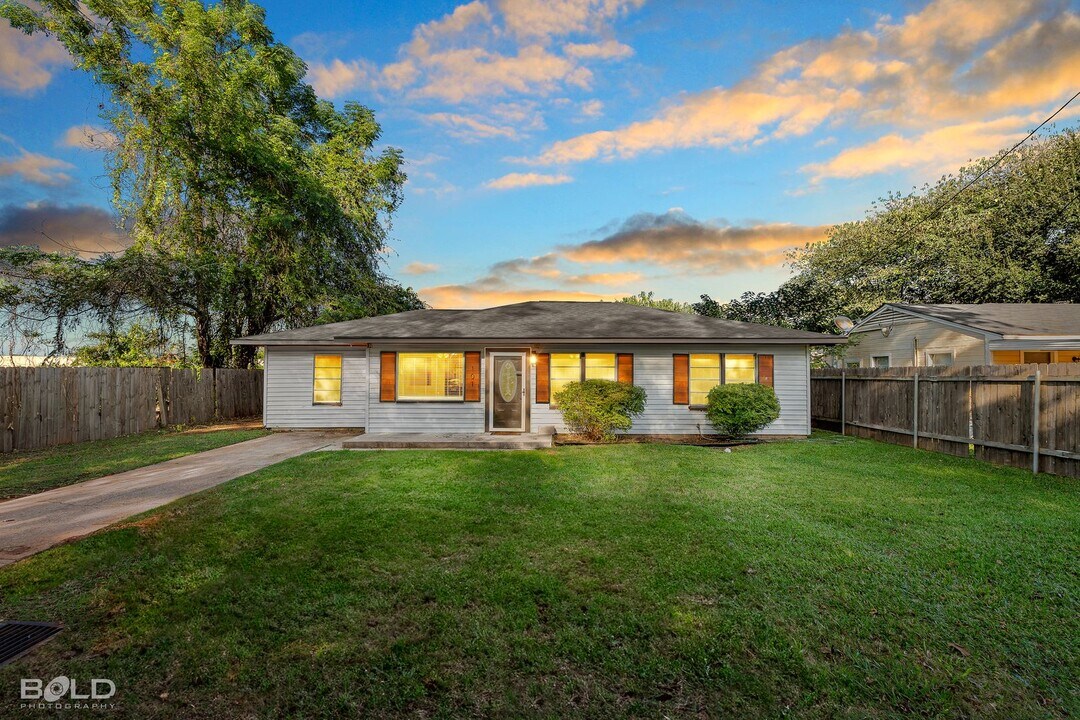 101 Lillian St in Bossier City, LA - Building Photo