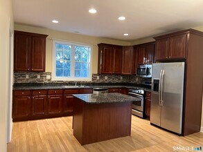 22 Alcott Way in Avon, CT - Building Photo - Building Photo