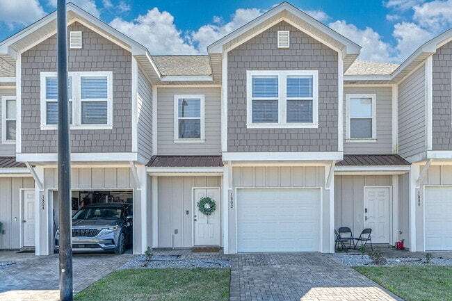 property at 1802 Stable Ln