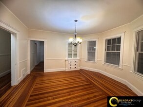 11 Fairfield St, Unit #1 in Watertown, MA - Foto de edificio - Building Photo