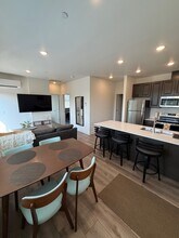 Jonmart Place in Salem, OR - Building Photo - Building Photo