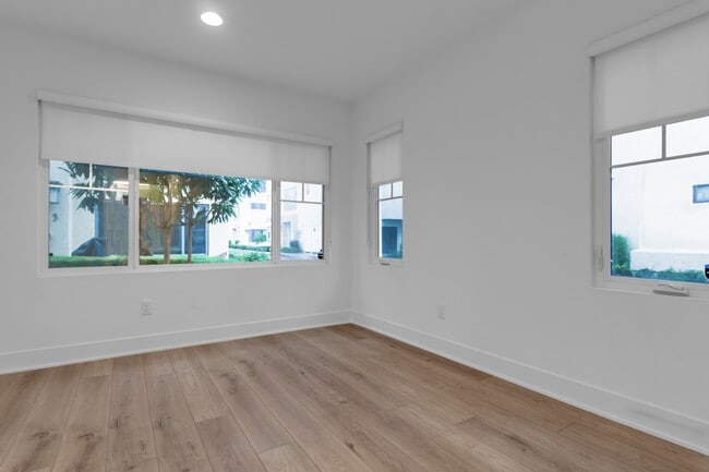 2907 W Exposition Pl in Los Angeles, CA - Building Photo - Building Photo