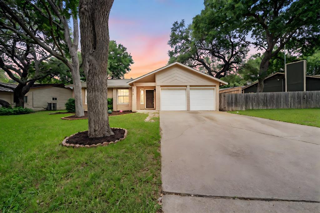 9012 Texas Sun Dr in Austin, TX - Building Photo
