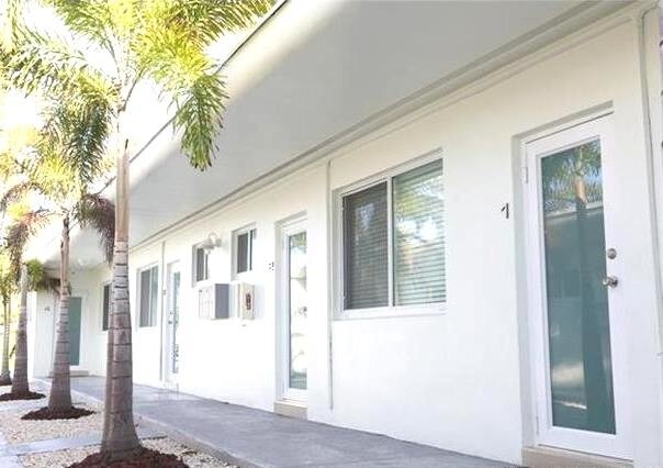 8227 Crespi Blvd-Unit -8227 - 2 in Miami Beach, FL - Building Photo