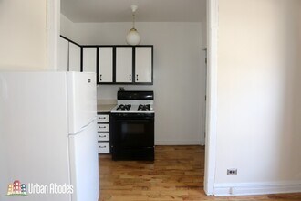 3713 N Pine Grove Ave, Unit M01B in Chicago, IL - Building Photo - Building Photo