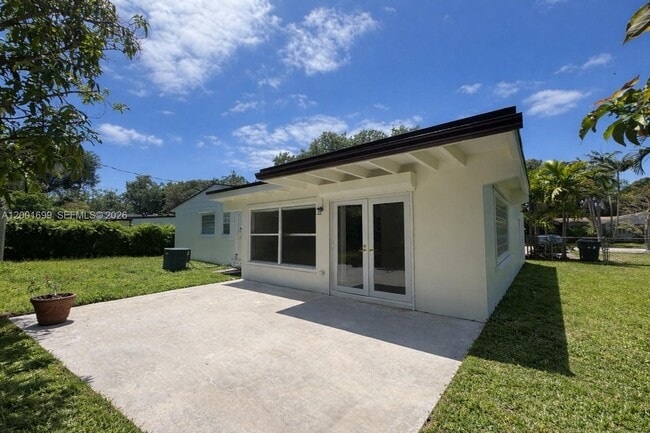 11111 SW 78th Ct in Pinecrest, FL - Building Photo - Building Photo