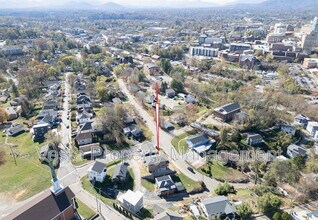 49 Hazzard St in Asheville, NC - Building Photo - Building Photo