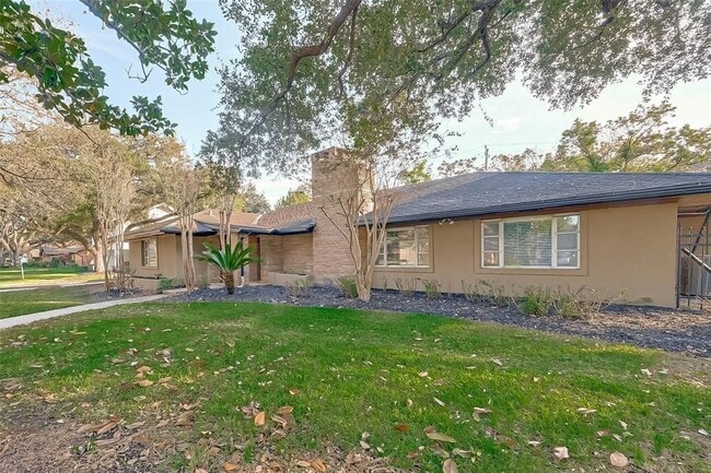 property at 2511 Maroneal St