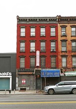 749 Grand St in Brooklyn, NY - Building Photo - Building Photo