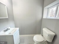 1342 S Lindenwood St - 6