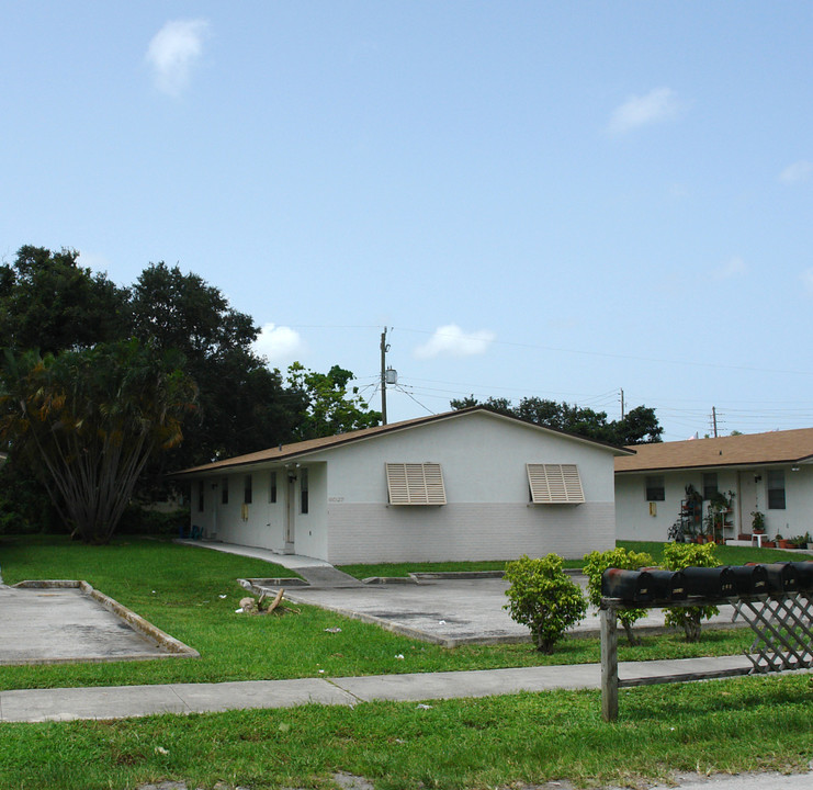 6027 Garfield St in Hollywood, FL - Foto de edificio