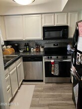 7300 N Dreamy Draw Dr in Phoenix, AZ - Building Photo - Building Photo