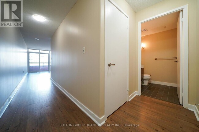 705-4k Spadina Ave. in Toronto, ON - Building Photo - Building Photo