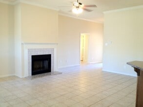 1213 Phoenix Trl in McGregor, TX - Building Photo - Building Photo