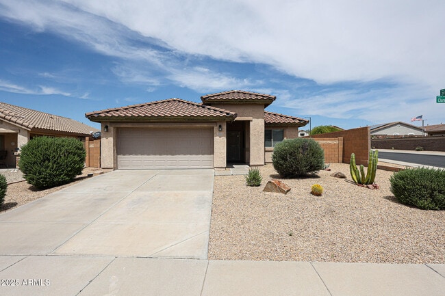 29722 W Clarendon Ave in Buckeye, AZ - Building Photo - Building Photo