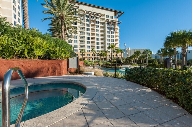 5002 S Sandestin Blvd in Destin, FL - Building Photo - Building Photo