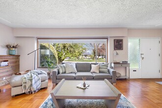 2694 W King Edward Ave in Vancouver, BC - Building Photo - Building Photo