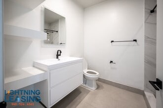 8813 Burton Way in Los Angeles, CA - Building Photo - Building Photo