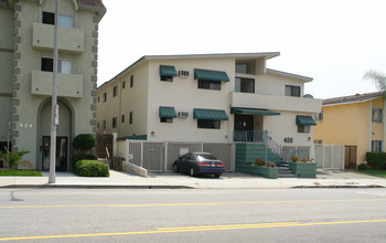 430 S Commonwealth Ave in Los Angeles, CA - Building Photo - Building Photo