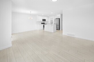 3018-3169 169 St. SW in Edmonton, AB - Building Photo - Building Photo