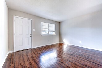 5521 Cavalcade St in Houston, TX - Building Photo - Building Photo